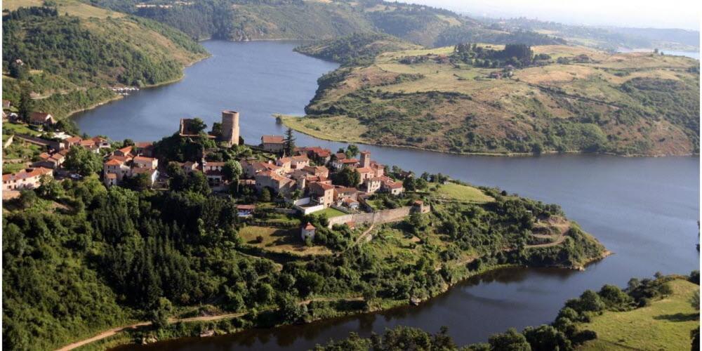 Hebergement A La Campagne - Village En Bord De Lac Saint-Jean-Saint-Maurice-sur-Loire Exterior foto